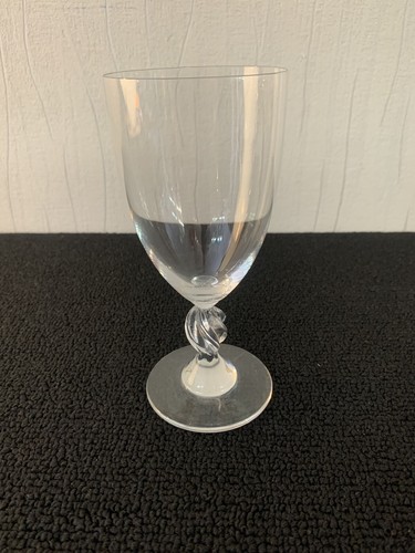 Red wine glasses 3 - red,