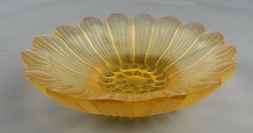Lalique france paquerette - france,