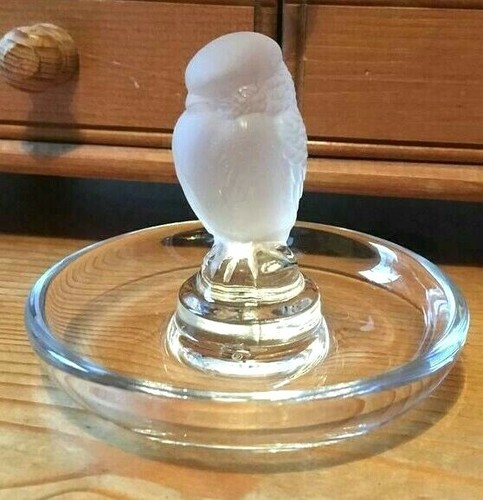 Lalique ring pin - /, tray