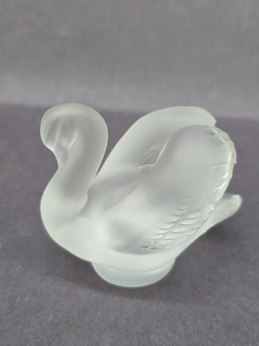 Lalique france signed - france,