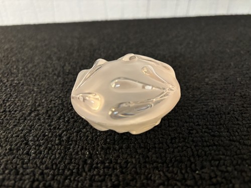 Lalique crystal pill box - lalique,