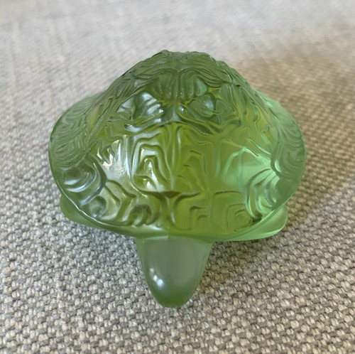 Lalique motif sidonie vert - lalique,